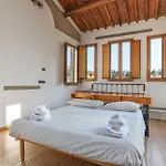 Uffizi I Tower Apartment In Florence