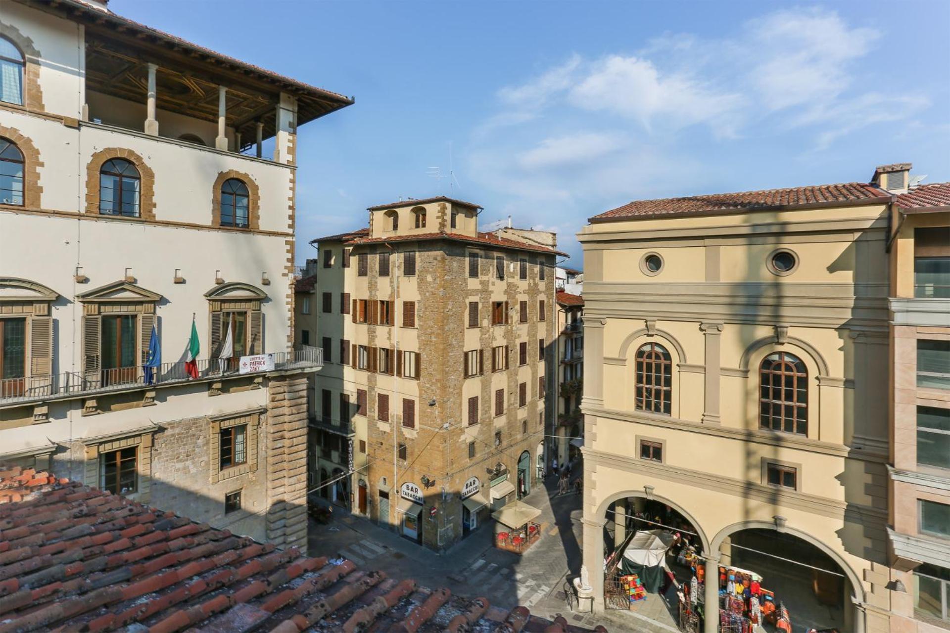 Uffizi I Tower In *